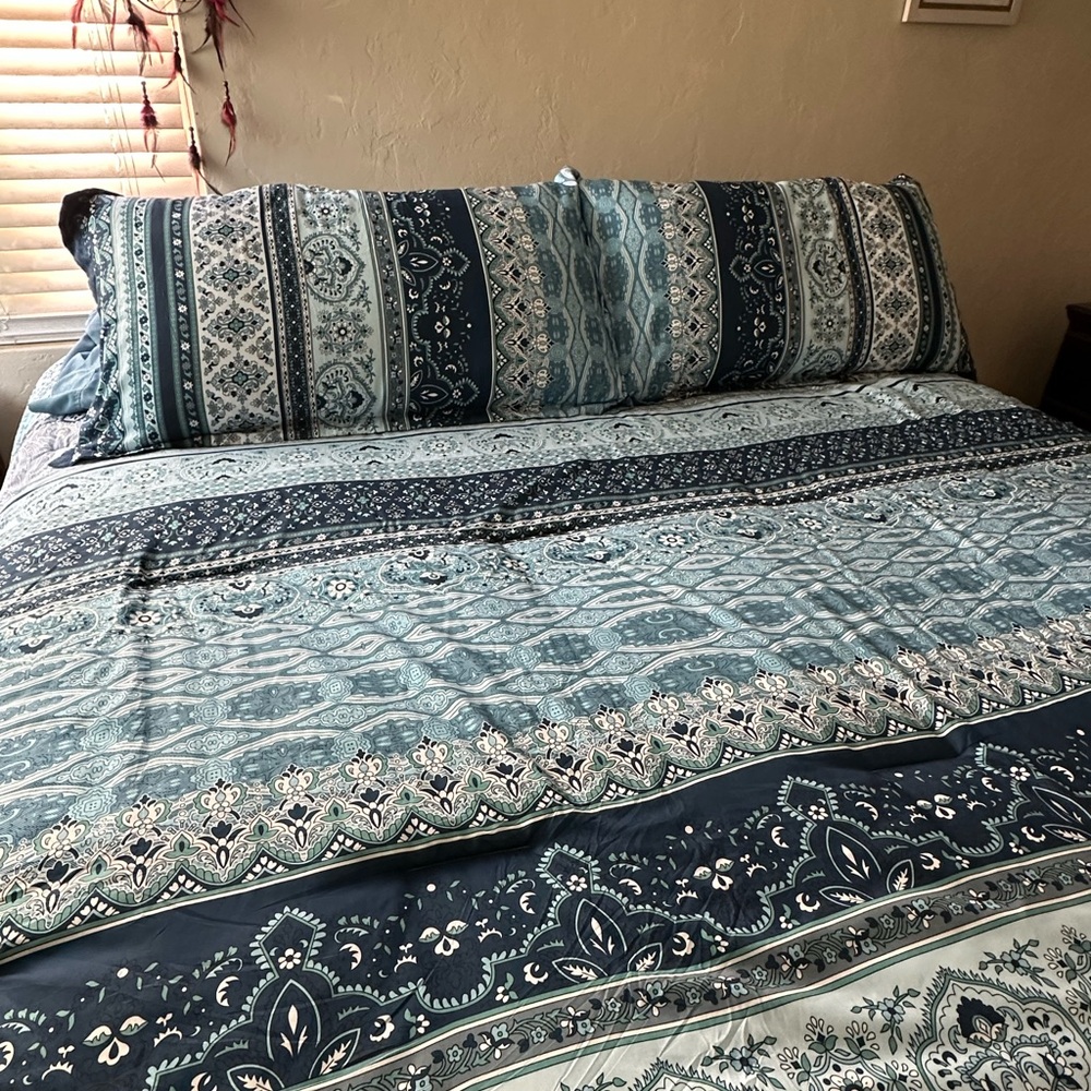 Elegant Blue Booo Patterned Bedding Set
